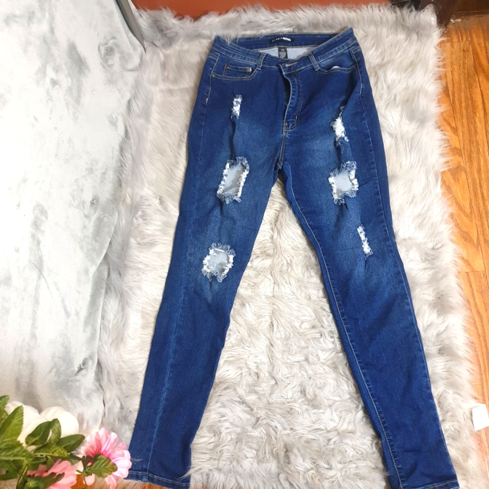 Fashion Nova Distressed jeans STRETCH size 1x